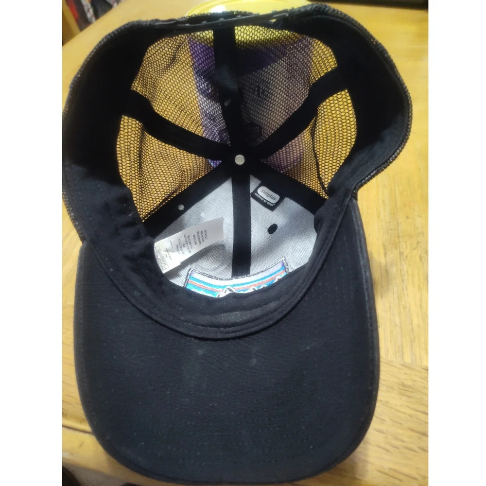 The Patagonia P-6 Logo LoPro Trucker Hat Cap - Picture 4 of 7